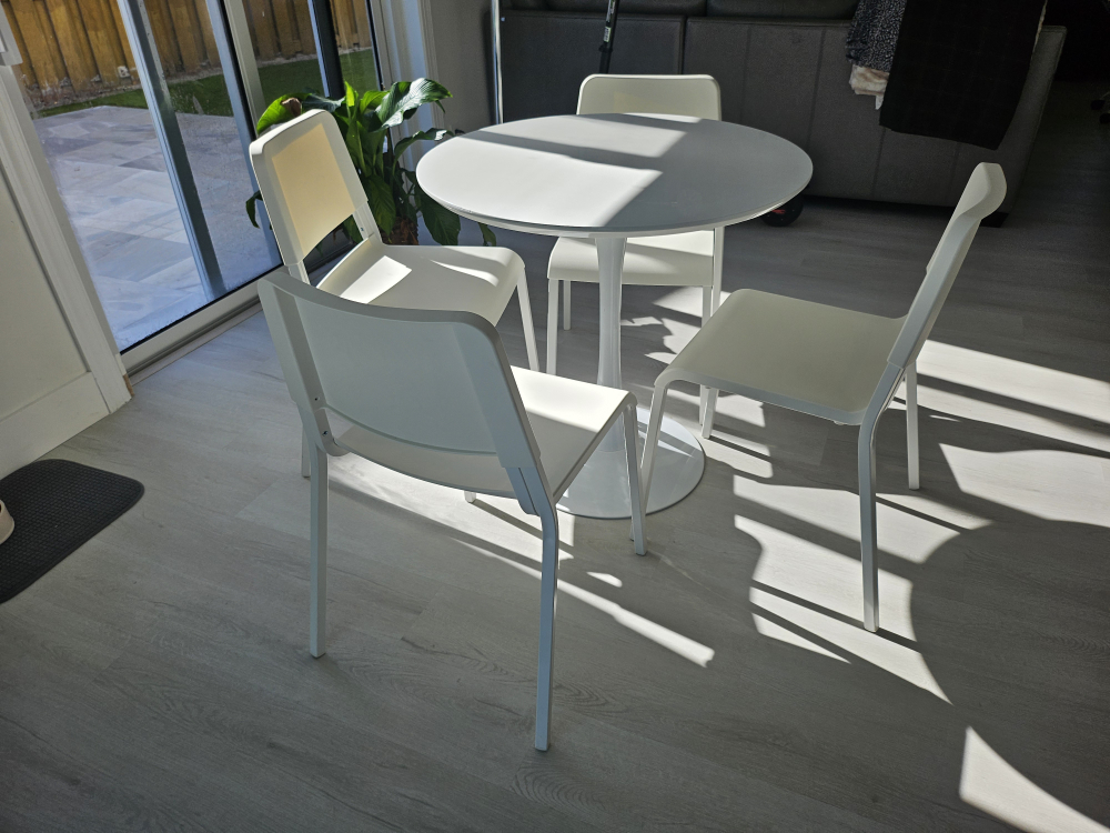 3122 White Round Office Table