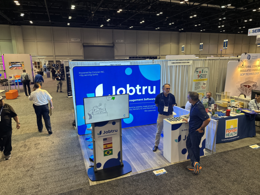 55 22 Monitor on a Stand